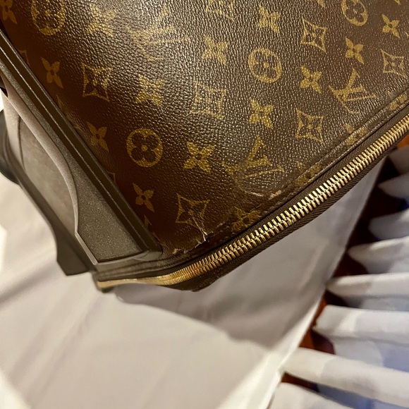 LOUIS VUITTON Pegas 70 Suitcase - Picture 12 of 16